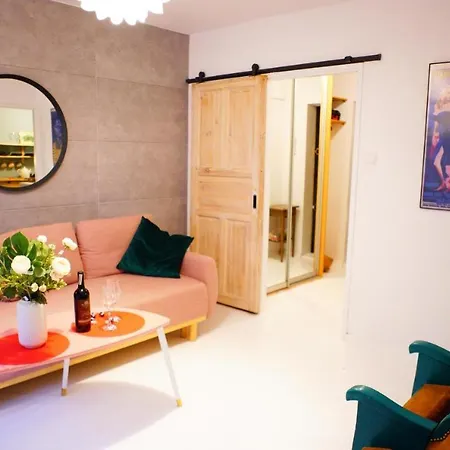 Cinema By P&j Apartman Varsó